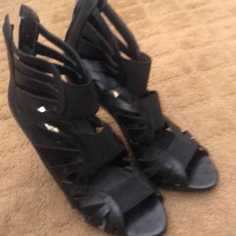Open ankle booties